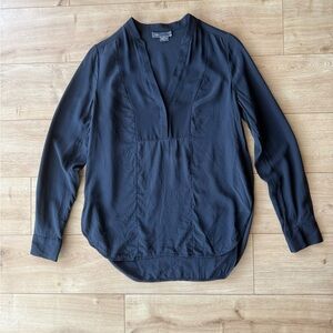 Vince Black V-Neck Blouse XS Long Sleeve Hi-Low Hem Minimalist